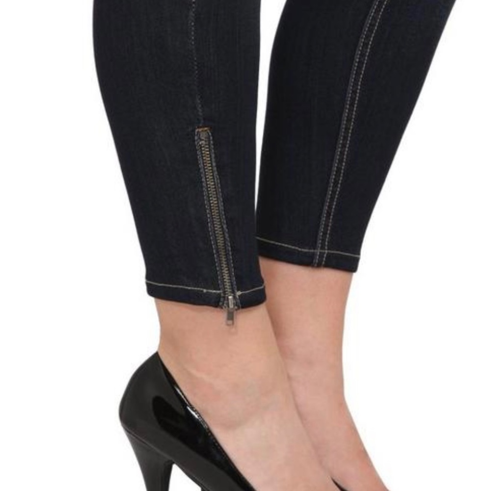 Torrid - Picture 3 of 5